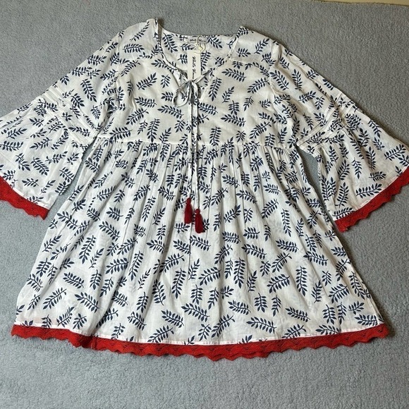 White Waves‎ Top Women Small Medium Oversized Lace Trim Split V Neck Tie Up NEW - Picture 1 of 9